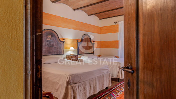 Image No.46-6 Bed Country House for sale