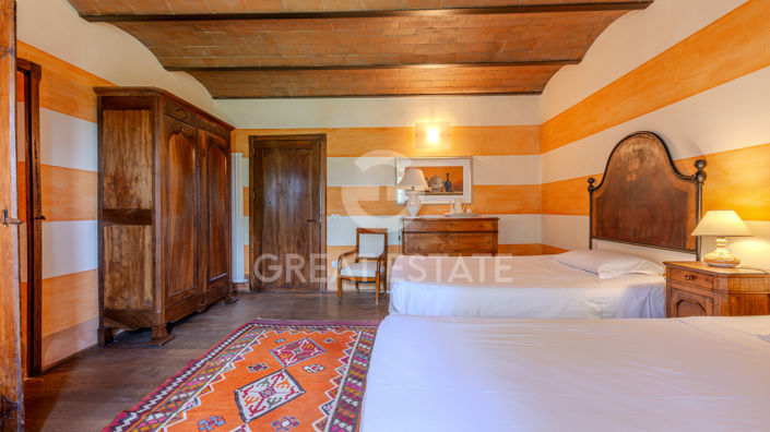 Image No.48-6 Bed Country House for sale