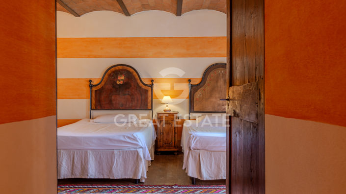 Image No.50-6 Bed Country House for sale