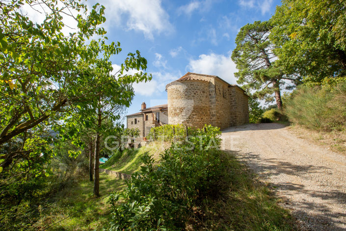 Image No.15-7 Bed Country House for sale