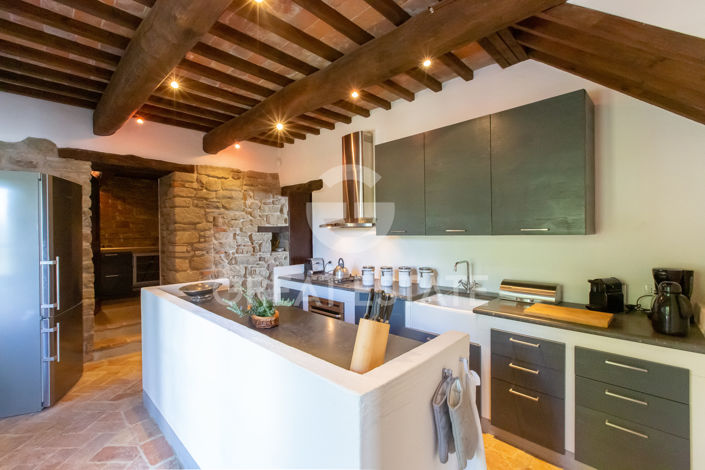 Image No.33-7 Bed Country House for sale