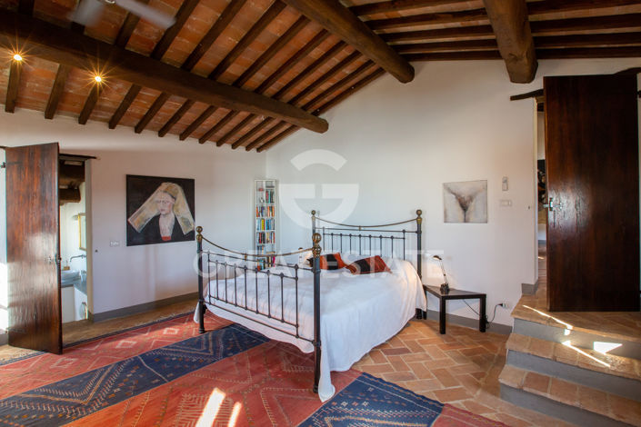 Image No.43-7 Bed Country House for sale