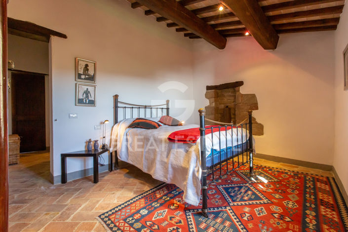 Image No.44-7 Bed Country House for sale