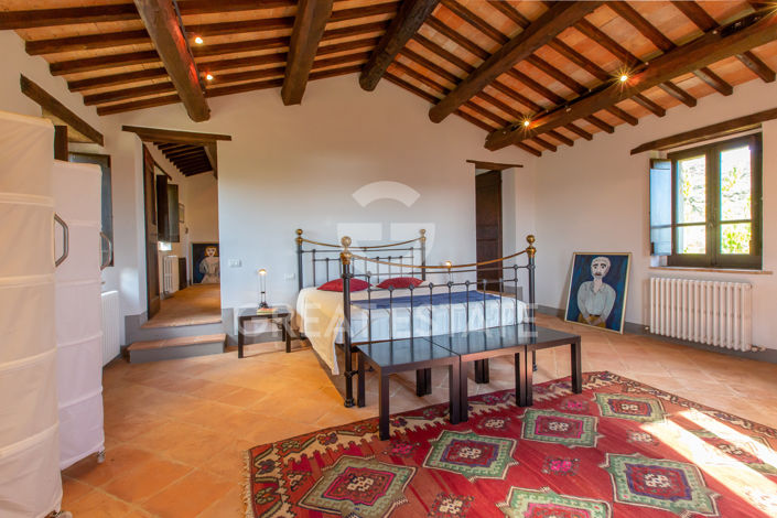 Image No.54-7 Bed Country House for sale