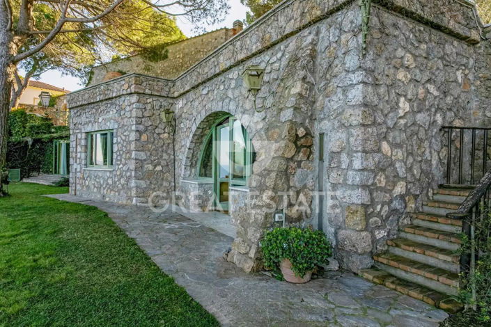 Image No.10-4 Bed Villa for sale