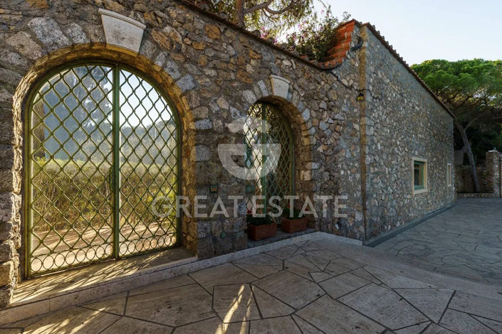 Image No.8-4 Bed Villa for sale