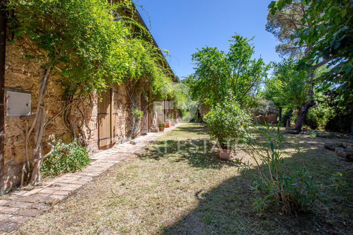 Image No.14-7 Bed Country House for sale