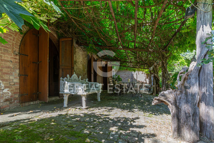 Image No.16-7 Bed Country House for sale