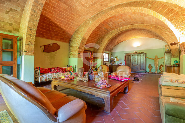 Image No.3-7 Bed Country House for sale