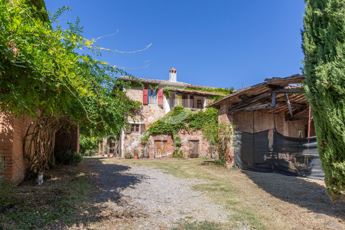 Image No.9-7 Bed Country House for sale