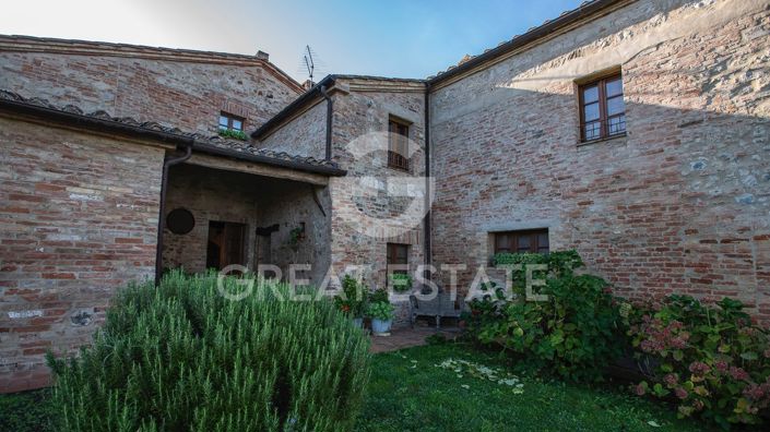 Image No.17-6 Bed Country House for sale