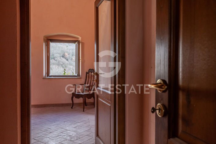 Image No.21-7 Bed Country House for sale