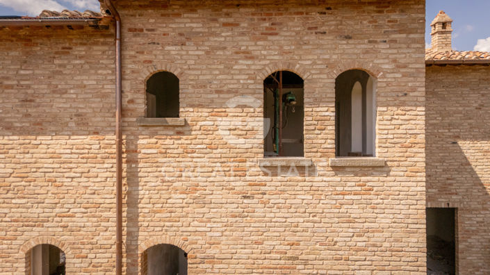 Image No.37-4 Bed Country House for sale