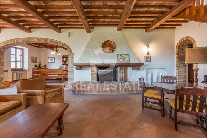 Image No.6-4 Bed Country House for sale