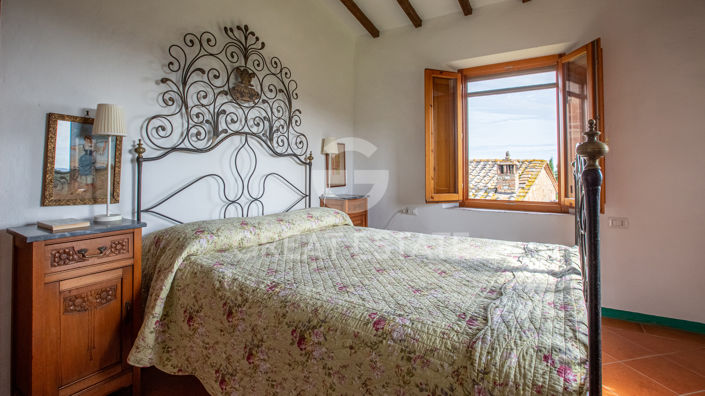 Image No.11-3 Bed Country House for sale