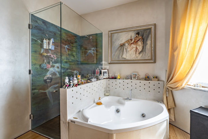 Image No.34-5 Bed Villa for sale