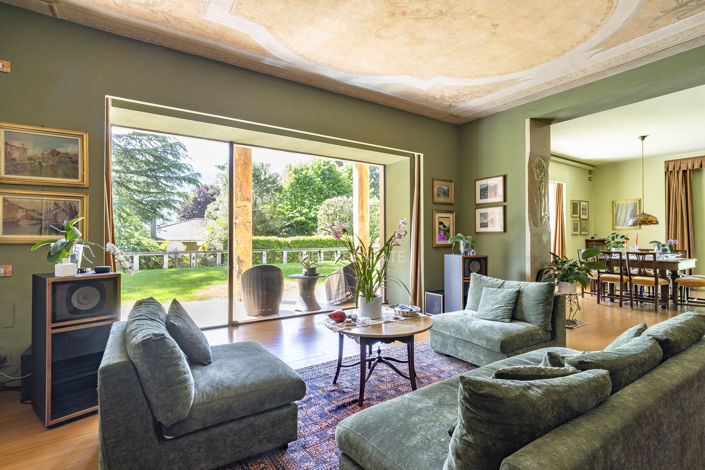 Image No.6-5 Bed Villa for sale