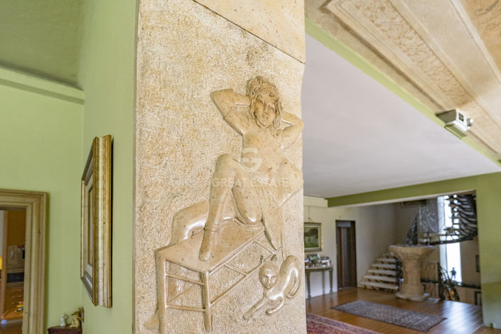 Image No.60-5 Bed Villa for sale