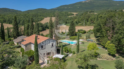 Maison de campagne de 6 chambres à vendre à Cetona