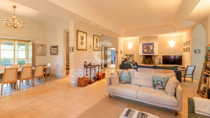 Image No.2-6 Bed Country House for sale