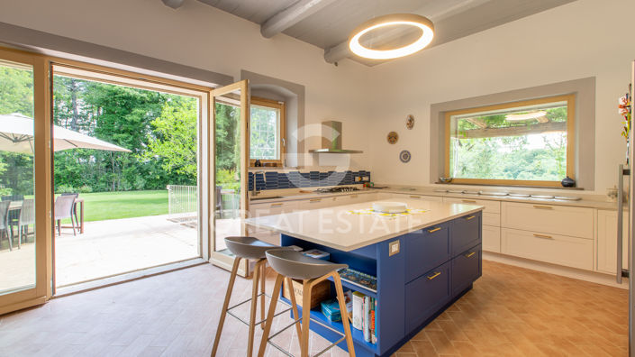 Image No.42-6 Bed Country House for sale