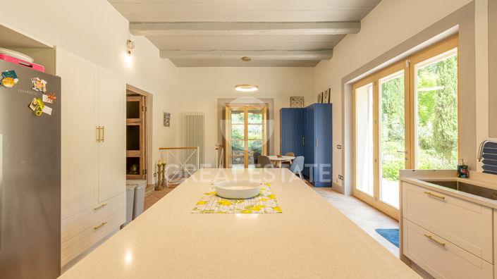 Image No.44-6 Bed Country House for sale