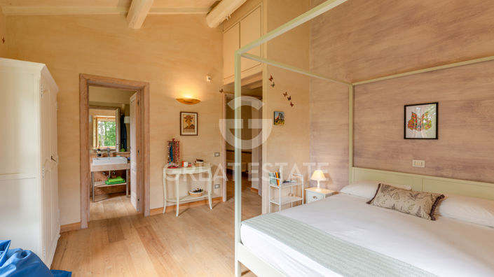 Image No.54-6 Bed Country House for sale