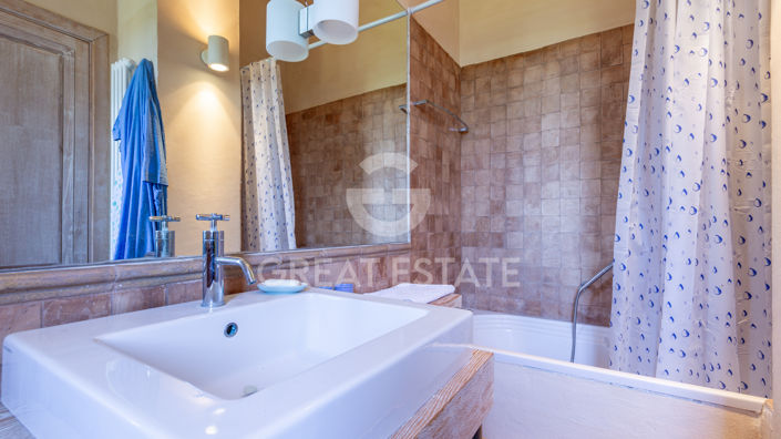 Image No.56-6 Bed Country House for sale