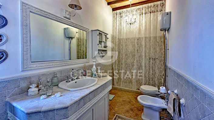 Image No.22-3 Bed Country House for sale