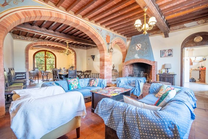 Image No.2-8 Bed Country House for sale