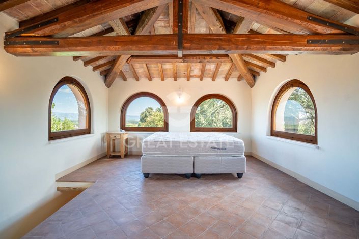 Image No.21-8 Bed Country House for sale