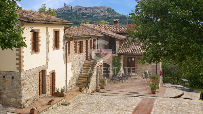 Image No.1-13 Bed Farmhouse for sale