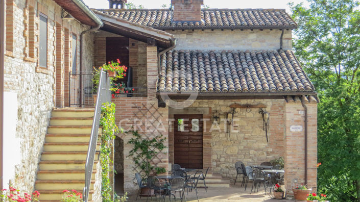 Image No.10-13 Bed Farmhouse for sale