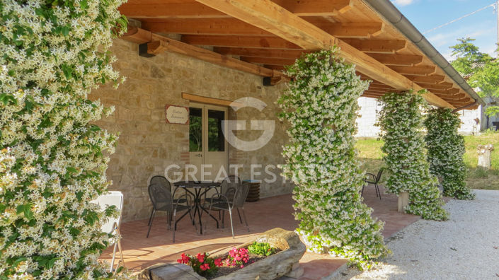 Image No.14-13 Bed Farmhouse for sale