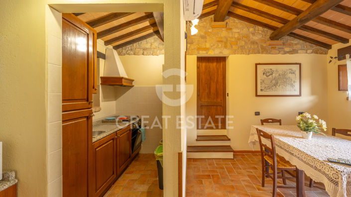 Image No.23-13 Bed Farmhouse for sale