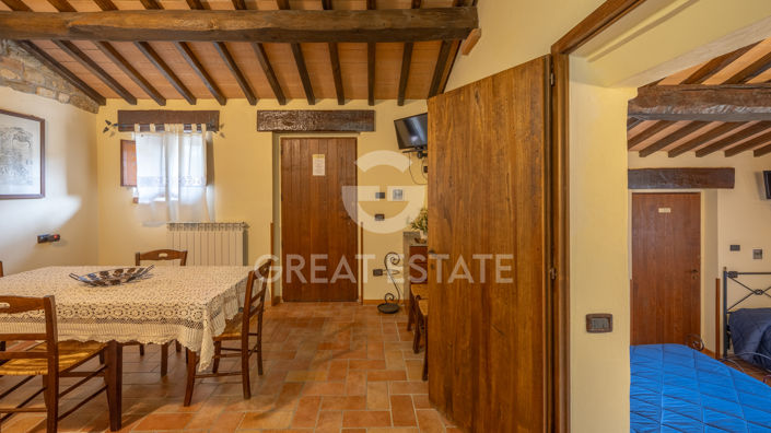 Image No.24-13 Bed Farmhouse for sale