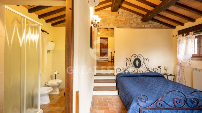 Image No.27-13 Bed Farmhouse for sale