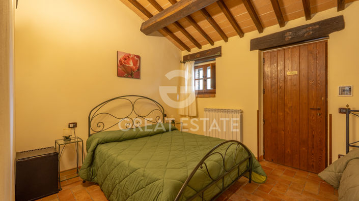 Image No.29-13 Bed Farmhouse for sale