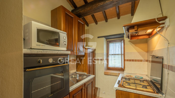 Image No.35-13 Bed Farmhouse for sale