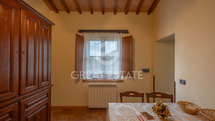 Image No.44-13 Bed Farmhouse for sale