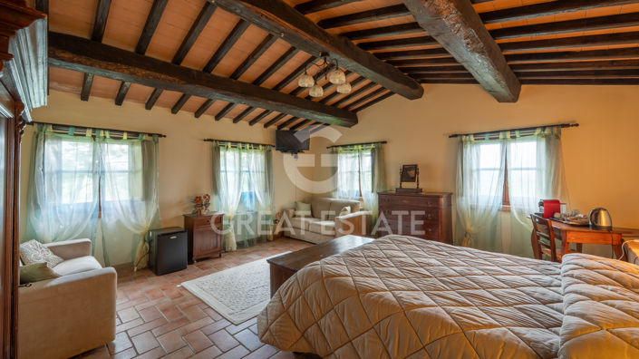 Image No.46-13 Bed Farmhouse for sale