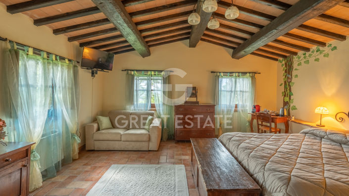 Image No.47-13 Bed Farmhouse for sale