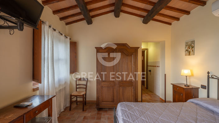 Image No.49-13 Bed Farmhouse for sale