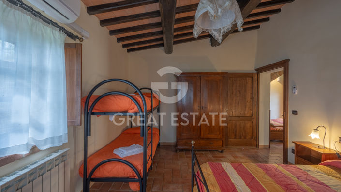 Image No.59-13 Bed Farmhouse for sale