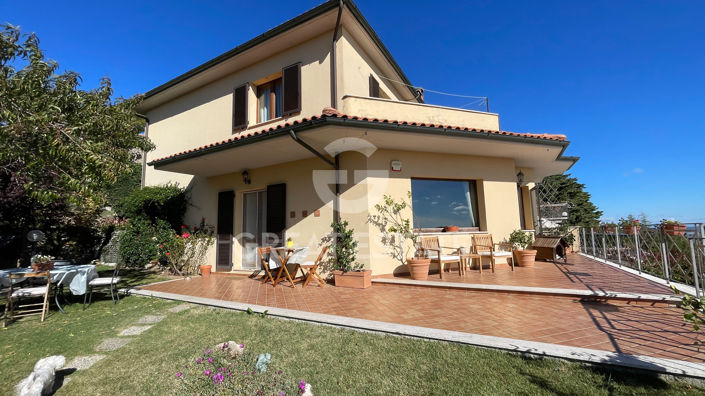 Image No.4-Maison de ville de 3 chambres à vendre à Sienne