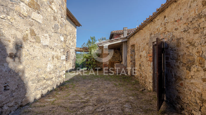 Image No.17-5 Bed Country House for sale