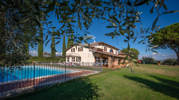 Image No.12-8 Bed Country House for sale