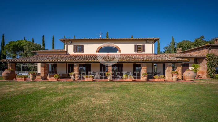 Image No.15-8 Bed Country House for sale