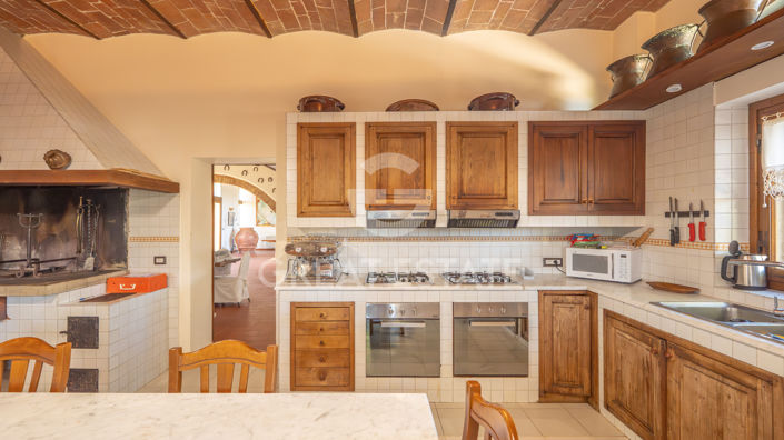 Image No.27-8 Bed Country House for sale