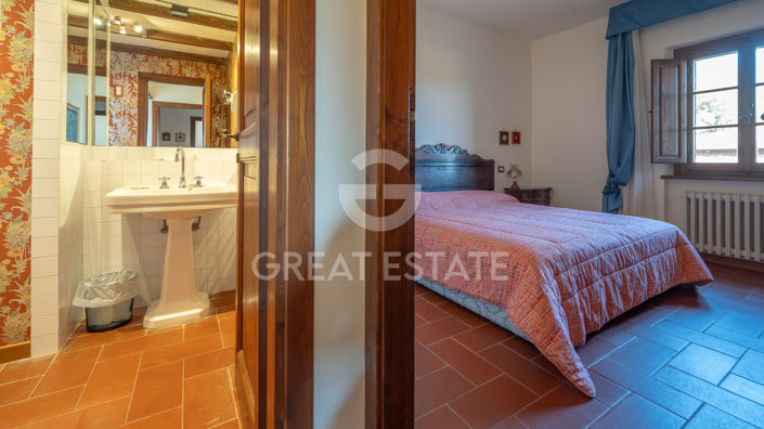 Image No.48-8 Bed Country House for sale